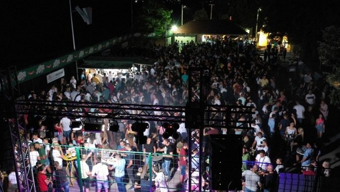 ceceni iz jezerina fest